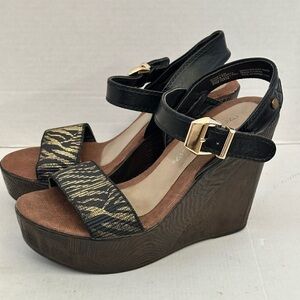 Marbella Black and Gold Lynx Wedge Sandals 7.5 EUC
